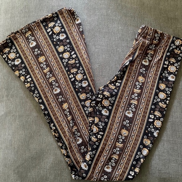 Windsor Pattern Flare Pants - Picture 2 of 4